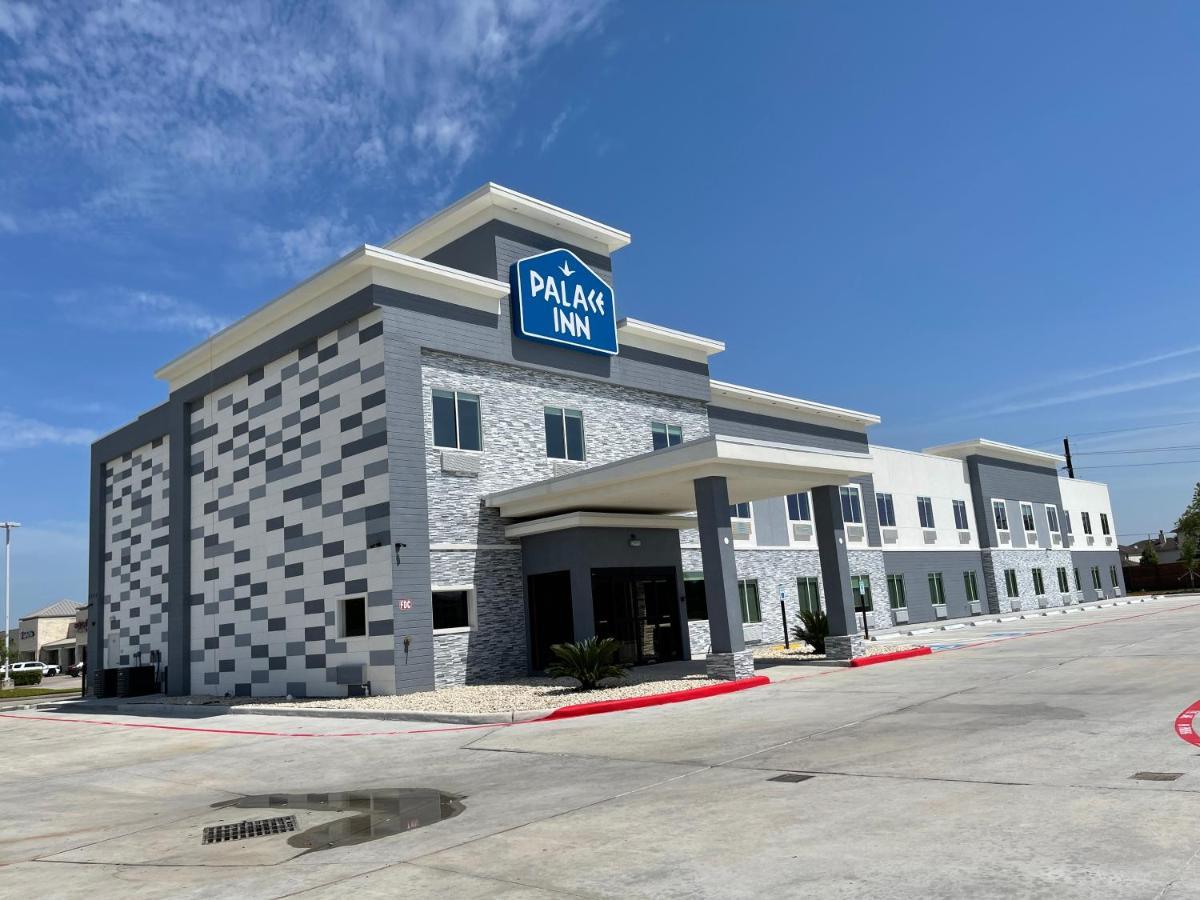 Palace Blue Houston East Beltway 8 Hotel Cloverleaf