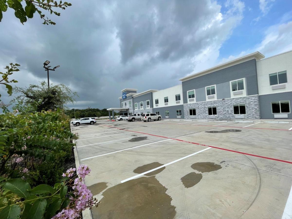 Palace Blue Houston East Beltway 8 Hotel Cloverleaf