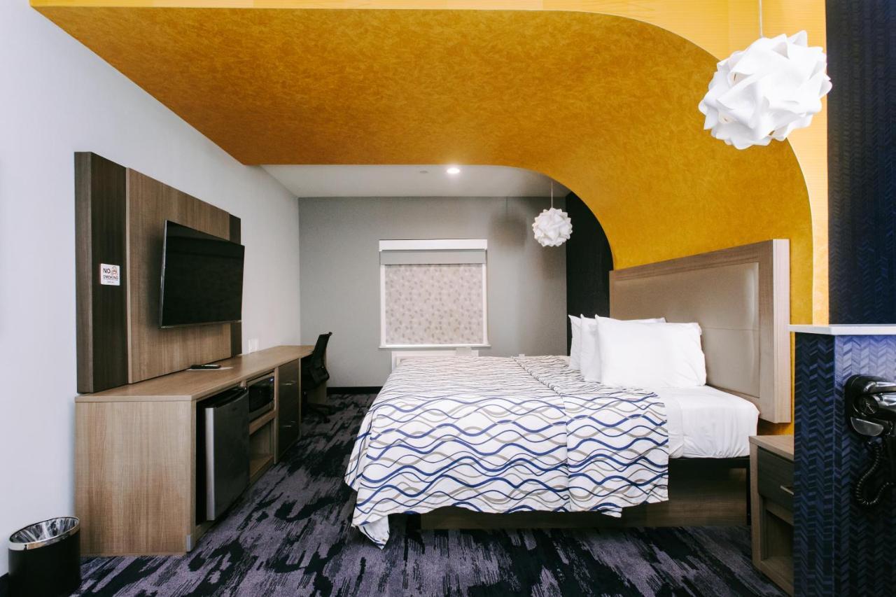Hotel Palace Blue Houston East Beltway 8 4*