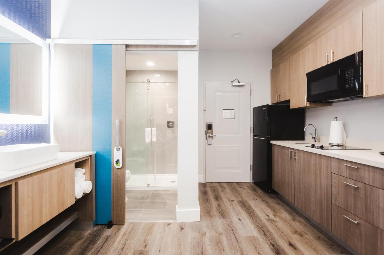 Hotel Palace Blue Houston East Beltway 8 4*