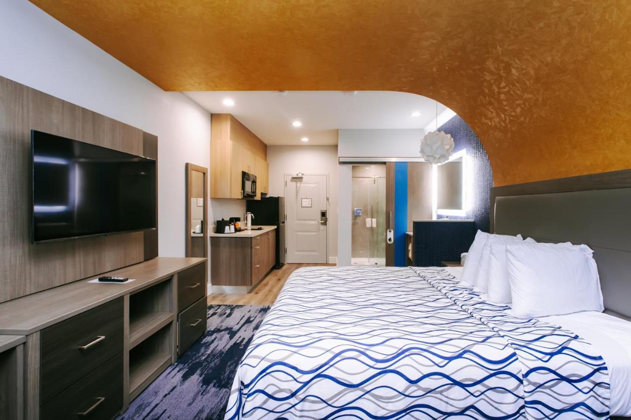 Palace Blue Houston East Beltway 8 Hotel 4*